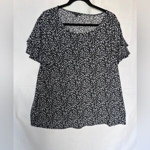 Adrianna Papell Black and White Floral Short Sleeve Blouse
2X